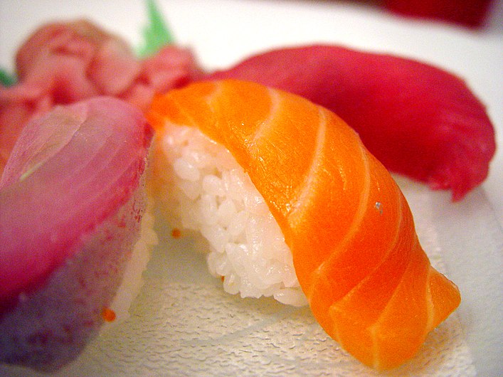 Salmon sushi cut.jpg
