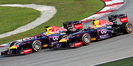 Fail:Sebastian_Vettel_overtaking_Mark_Webber_2013_Malaysia_2.jpg