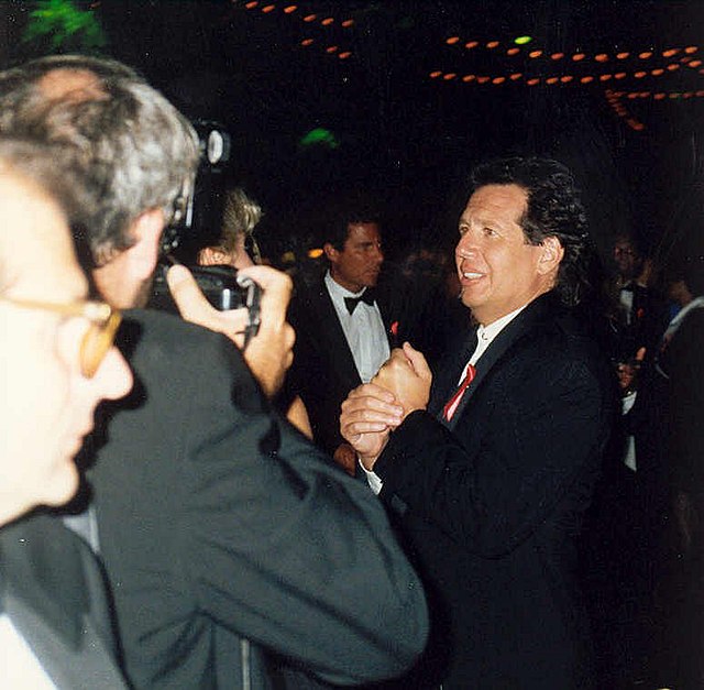 Shandling at the 1992 Emmy Awards