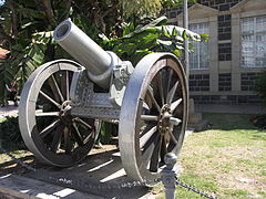 Caster and Pollox, two RML 6.3 inch Howitzers in front of the town hall