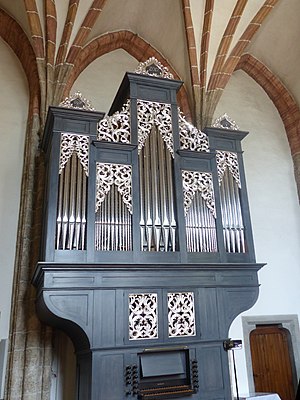 St. Florian Pfarrkirche - Chororgel.jpg