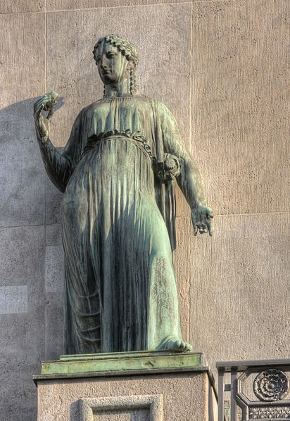 File:Statue der Athene am Haus Unter Sachsenhausen - Georg Grasegger (2906-08).jpg