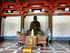 Statue of Xuanzang. Gran pagoda del ganso salvaje, Xi'an.