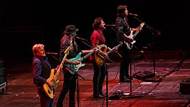 The Doobie Brothers pada tahun 2018 (dari kiri ke kanan): Cowan, Simmons, Johnston, dan McFee