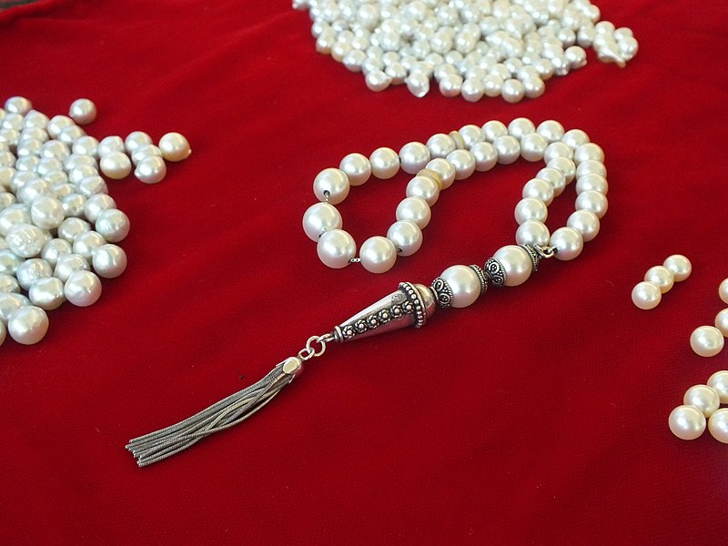 File:Suwaidi pearls 02.jpg