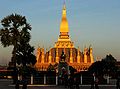 7 Le That Luang au coucher du soleil