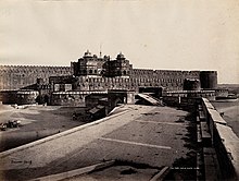 Samuel Bourne, "The Fort. Delhi Gate. Agra," 1863-1869, photograph mounted on cardboard sheet, Department of Image Collections, National Gallery of Art Library, Washington, DC The Fort Delhi Gate dli A136 cor.jpg