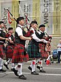 Čeština: The Rebel Pipers-Pipes and Drums na průvodu mažoretek festivalu Kmochův Kolín 2016. Okres Kolín, Česká republika.