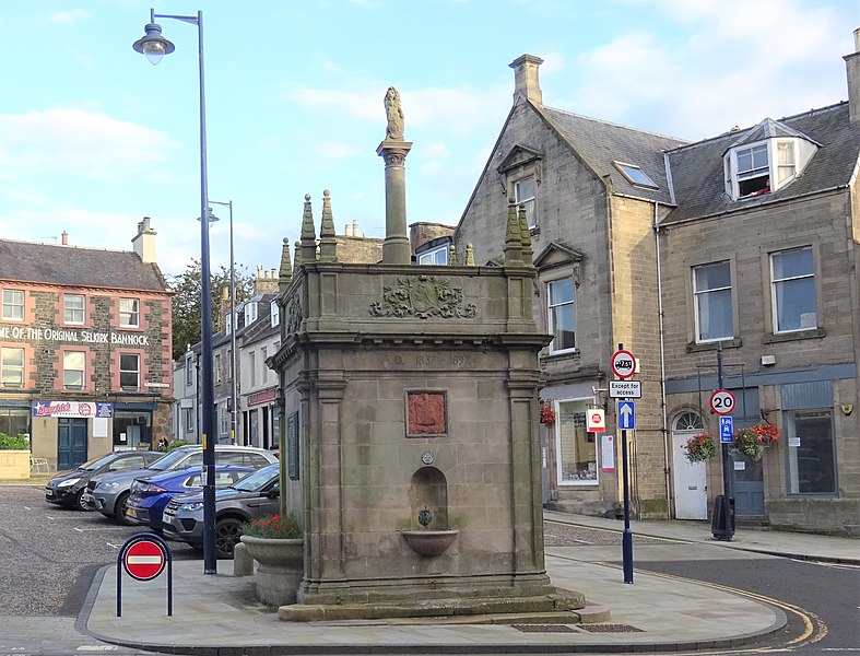 File:The Selkirk town centre mercat cross, Selkirkshire, Scottish Borders.jpg