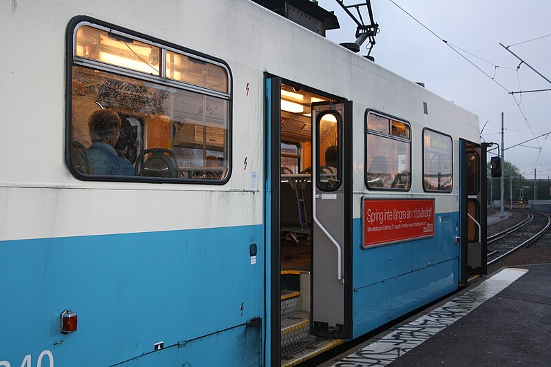 File:Trams gothenburg 18.jpg