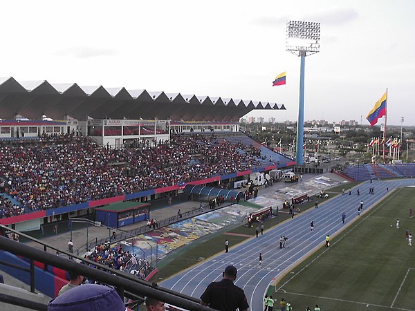 Tribuna Principal y VIP.JPG