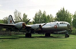 Ту-4, створений в СРСР методом зворотньої розробки з B-29 «Суперфортеця»
