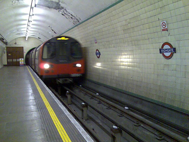 A Northern Line train arrives at Highgate station in 2007