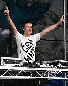 tyDi optrådte på Global Gathering 2008