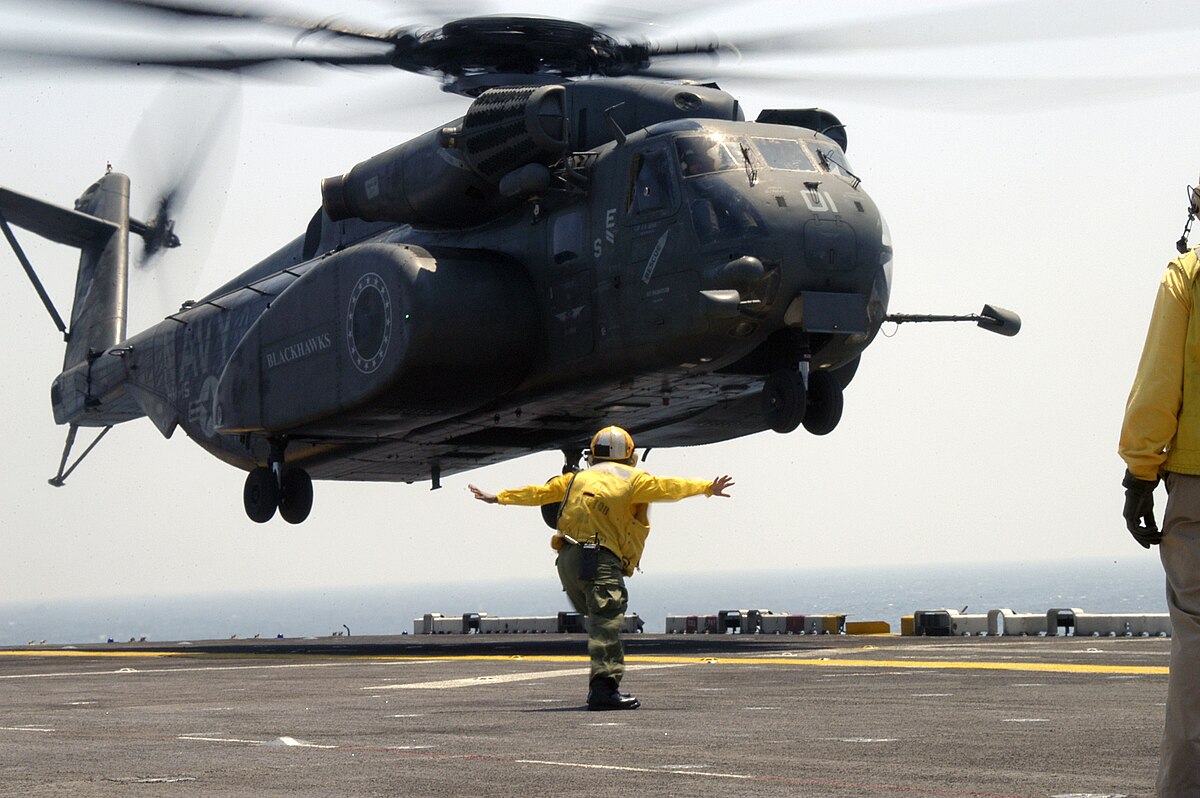 File:US Navy 050829-N-8154G-039 An MH-53E Sea Dragon, assigned to the  Blackhawks of Helicopter Mine Countermeasures Squadron Fifteen (HM-15),  stationed at Naval Air Station Corpus Christi, Texas,.jpg - Wikimedia  Commons