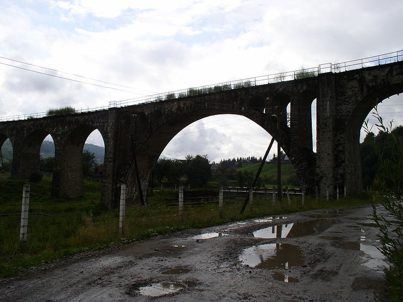 File:Ukraine-Vorokhta-Viaduct-5.jpg