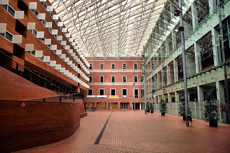 File:Universitat Pompeu Fabra - panoramio (1).jpg