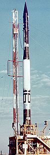 Míssil Vanguard na plataforma de lançamento LC-18A