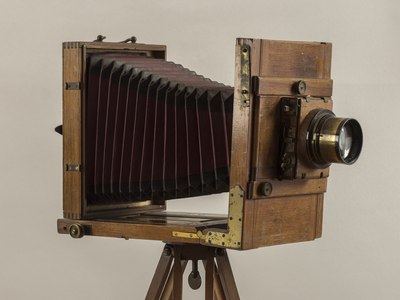 1880 large format camera