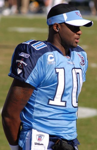 <span class="mw-page-title-main">Vince Young</span> American gridiron football player (born 1983)