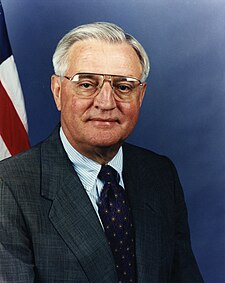 Walter Mondale jako velvyslanec v Japonsku