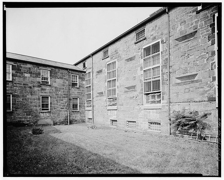 File:Warden's Administration Building in Old Essex County Jail.jpg.