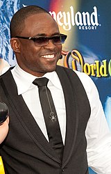 Wayne Brady (pictured) guest starred in this episode as Tungee. Wayne Brady 2010.jpg