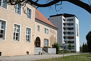 Weinbauschule Krems mit dem neuen Internatstrakt im Osten der Schule.