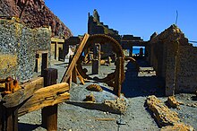 Ruines corrodées de la mine de soufre.