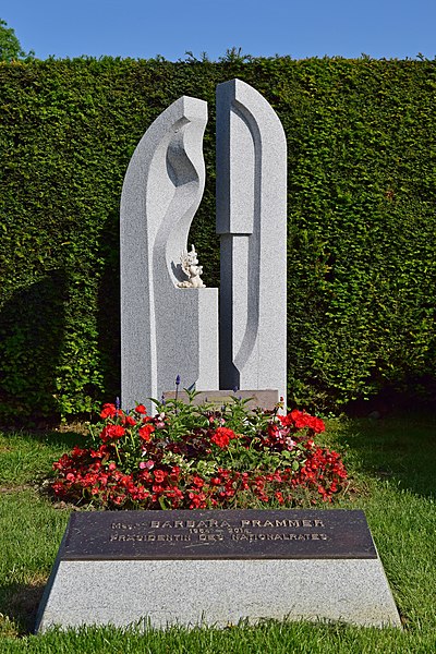 File:Wiener Zentralfriedhof - Gruppe 32 C - Grab von Barbara Prammer.jpg