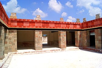 Bitħa interna tal-Palazz ta' Quetzalpapálotl.