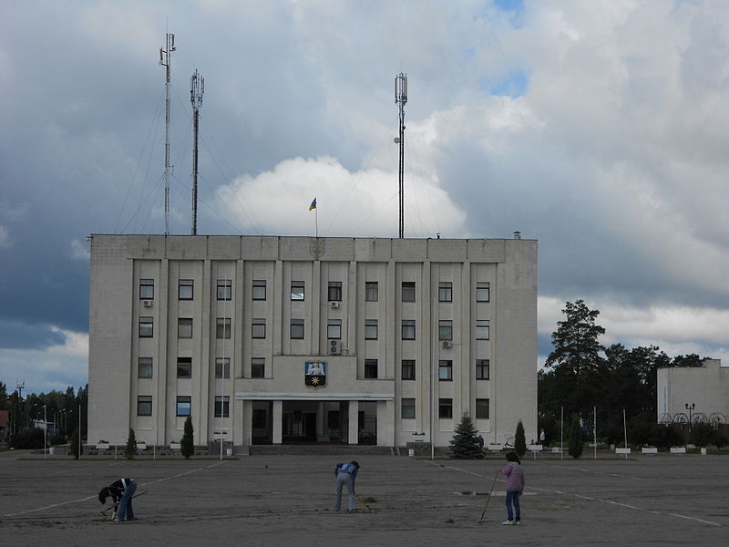 File:Wikiexpedition in Slavutych 22-07-2013DSCN2370.JPG