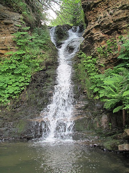 File:Водоспад Сукіль-Плайський.jpg