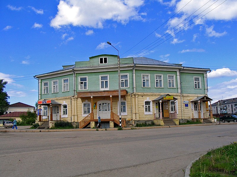 File:Дом Киренкова, гостиница в Тотьме.JPG