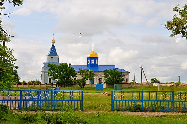 Свято-Успенська церква в селі Степанівка Перша