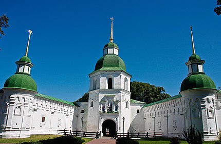 Новгород северский. Спасо-Преображенский монастырь (Новгород-Северский). Спасо-Преображенский монастырь Нижний Новгород. Новгород-Северский Преображенский монастырь трапезная. Спасский собор в Новгороде Северском.