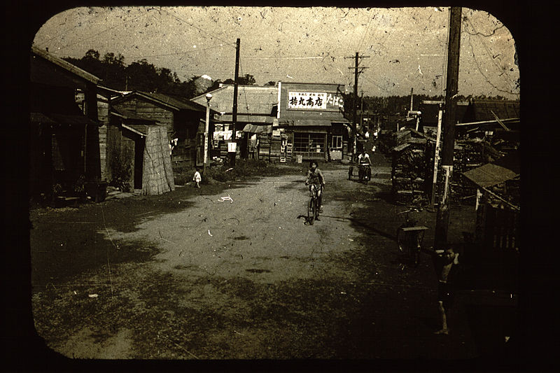 File:持丸商店.jpg