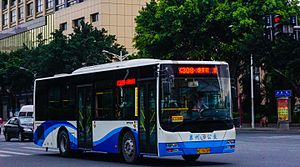 XML6105JHEVG5CN2（2016）