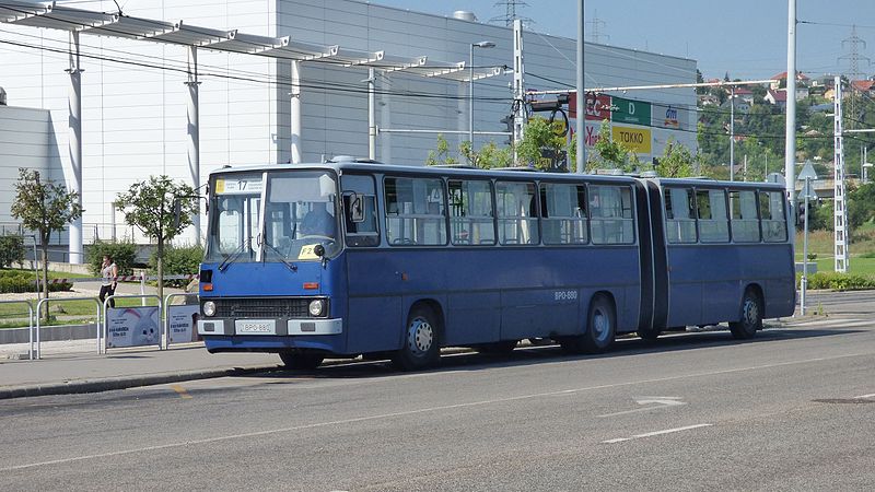 File:17-es busz (BPO-880).jpg