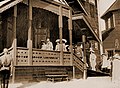 1913. Царская семья у павильонов земской выставки.jpg