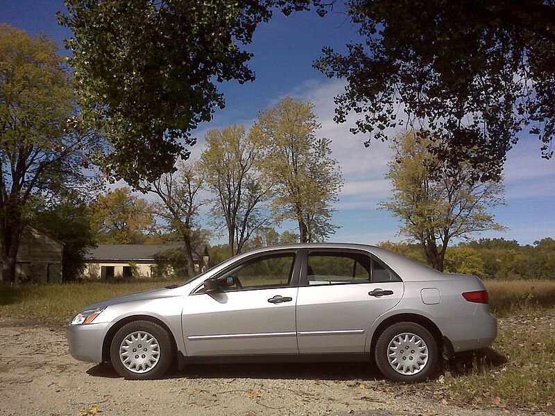 File:2005 Honda Accord.jpg