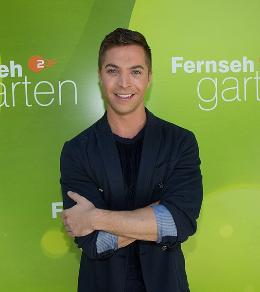 File:2018-09-16 ZDF Fernsehgarten Julian David-8793.jpg