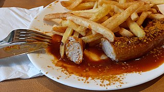 Currywurst com Pommes Frittes