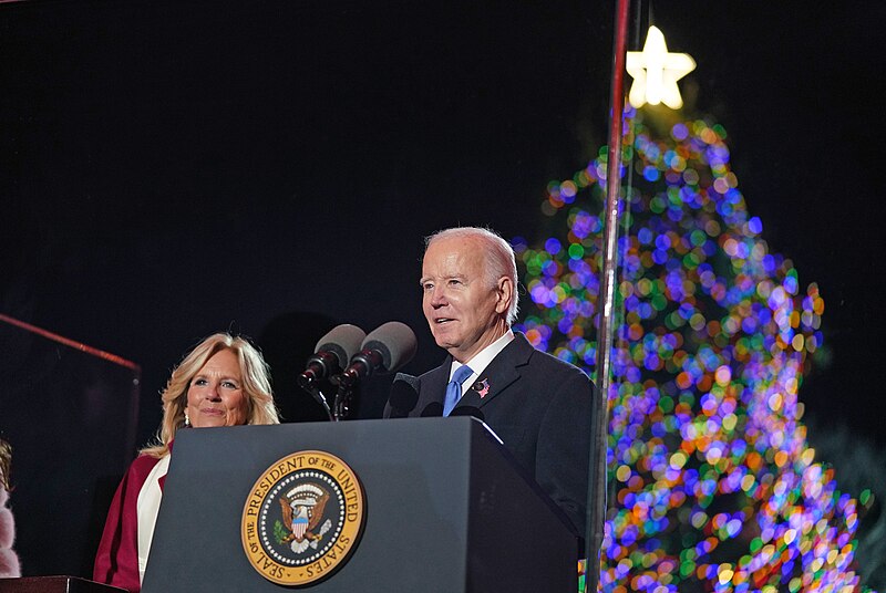 File:2023 National Christmas tree lighting ceremony in Washington, D.C. with President Joe Biden and Jill Biden on November 30, 2023.jpg
