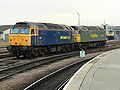 Klasse 47/0 Nr. 47 237, in Advenza Freight-Lackierung und Klasse 57 Nr. 57 005 in Freightliner-Lackierung am Bahnhof Derby im Jahr 2008