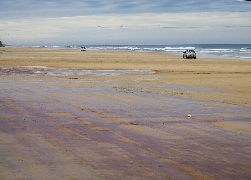 File:75 Mile Beach, Fraser Island.jpg