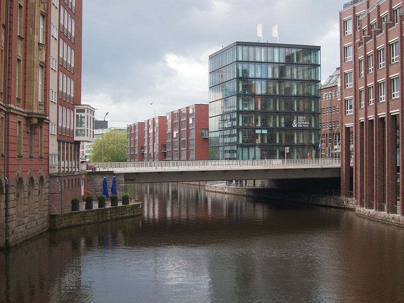 File:A Canal in Hamburg (7228596324) (2).jpg