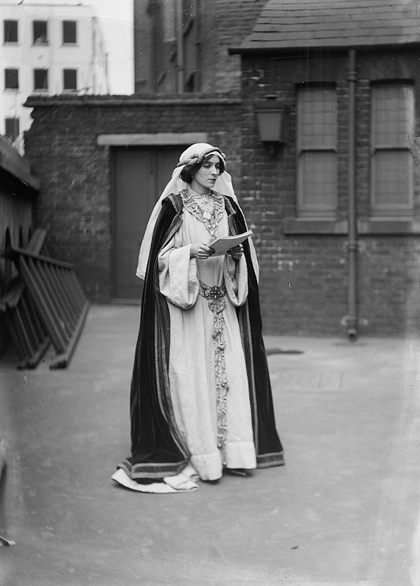 Suffragette in costume (1909)