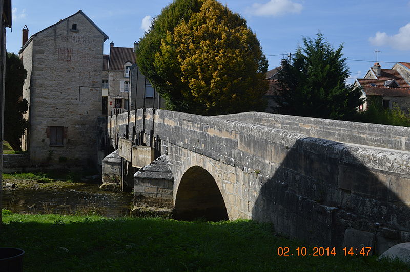 File:Aisey-sur-Seine Bridge at Rue du Pont.JPG