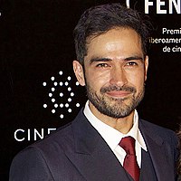 Alfonso Herrera in 2018 Awards (cropped) (cropped).jpg